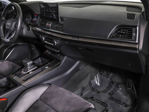 Used 2023 Audi SQ5 Premium w/ Convenience Package image 45
