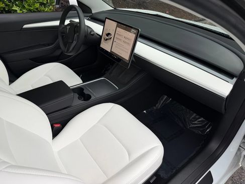 Used 2023 Tesla Model 3 Standard Range RWD image 32