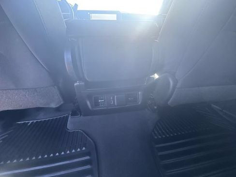 Used 2022 Chevrolet Silverado 1500 LT AWD/4WD image 22