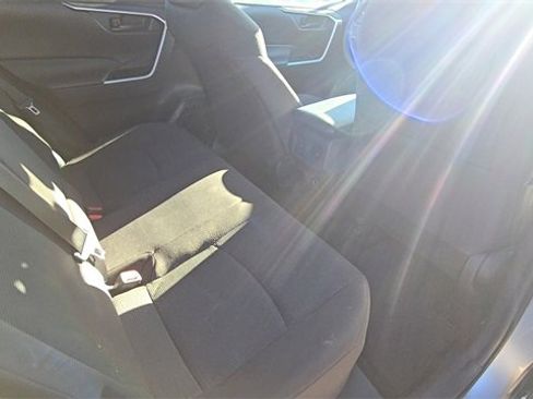 Used 2022 Toyota RAV4 LE image 27