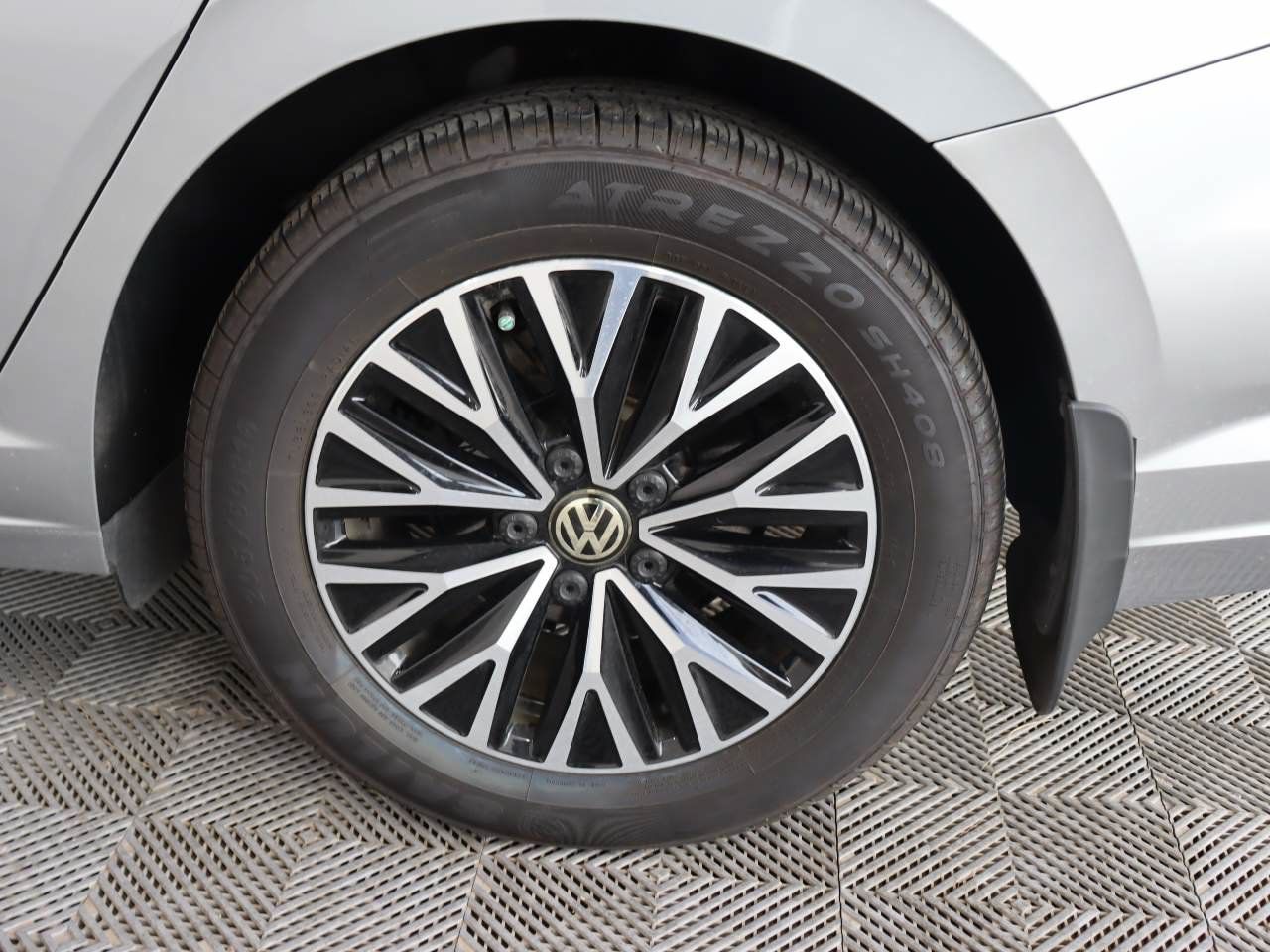 Used 2019 Volkswagen Jetta SEL FWD image 16
