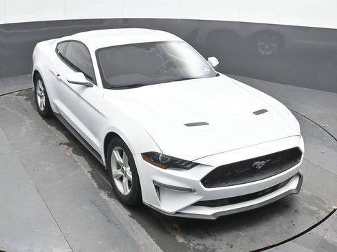 Used 2018 Ford Mustang EcoBoost image 33