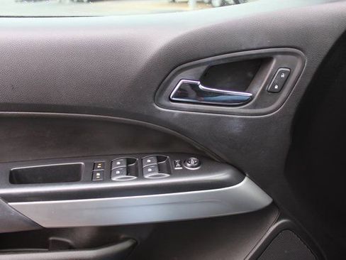 Used 2020 Chevrolet Colorado ZR2 w/ ZR2 Midnight Special Edition image 31