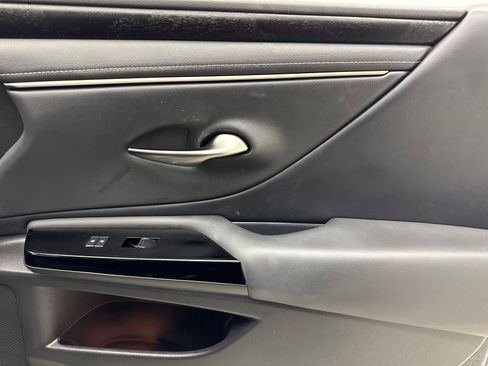 Used 2022 Lexus ES 300h w/ Premium Package FWD image 44