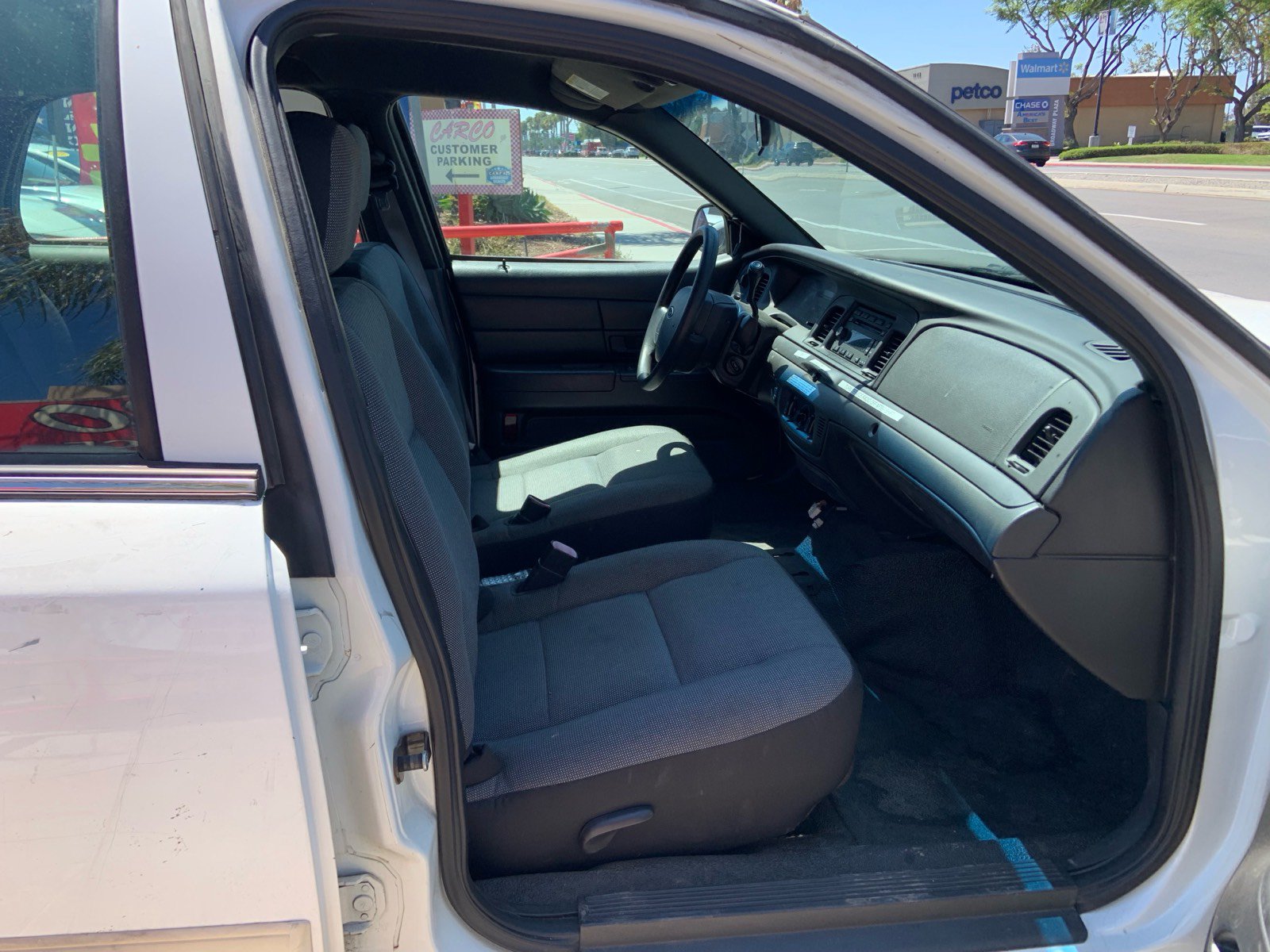 Used 2009 Ford Crown Victoria Police Interceptor RWD image 4
