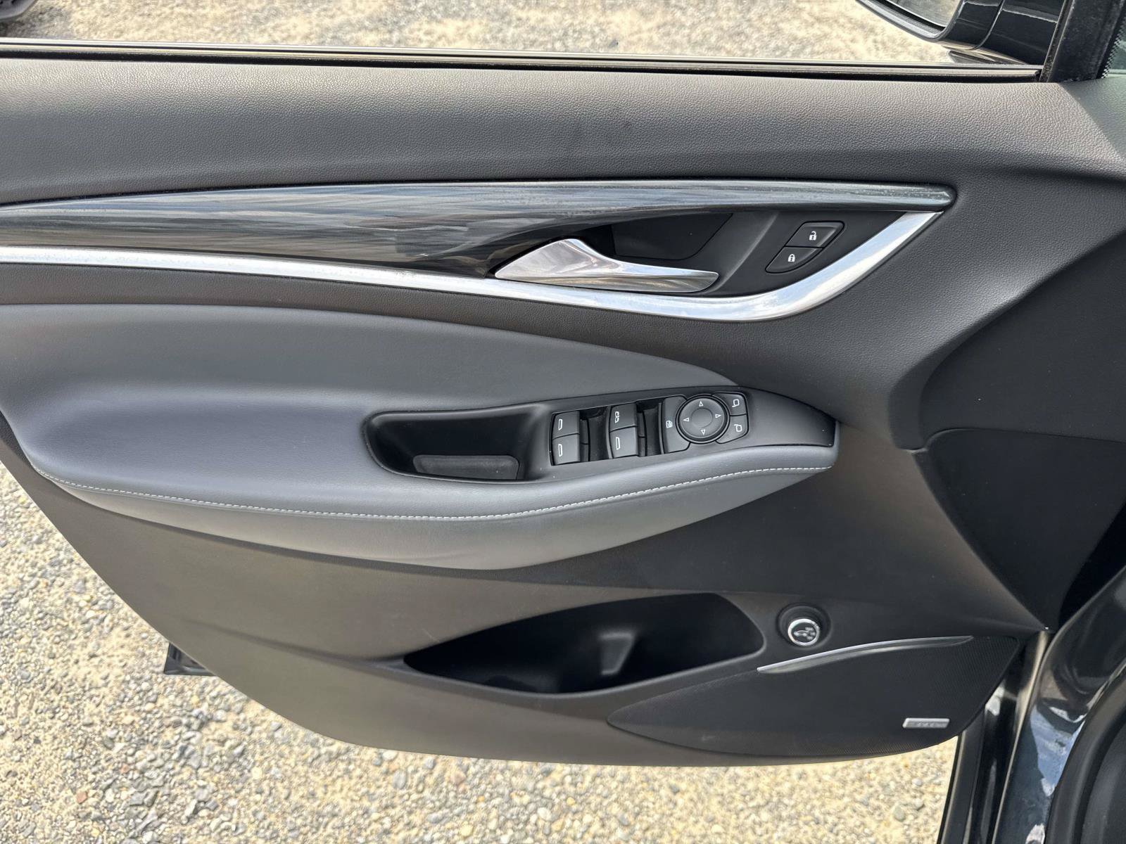 Used 2018 Buick Enclave Essence AWD/4WD image 14