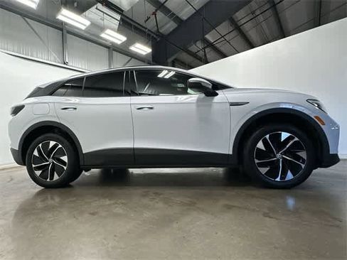 Used 2022 Volkswagen ID.4 Pro image 4