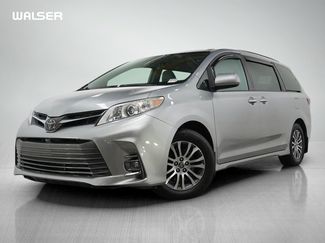 Used 2020 Toyota Sienna XLE w/ XLE Navigation Package FWD video 1