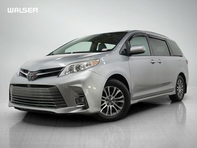 Used 2020 Toyota Sienna XLE w/ XLE Navigation Package