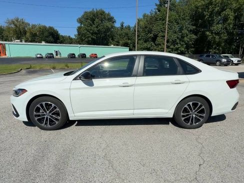 Used 2025 Volkswagen Jetta Sport FWD image 5