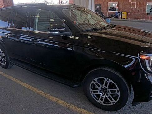 Used 2025 Ford Expedition Max Active image 3