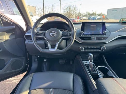 Certified 2025 Nissan Altima 2.5 SR image 12