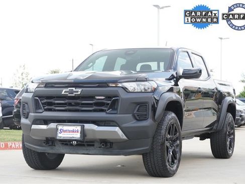 Used 2023 Chevrolet Colorado Trail Boss w/ Technology Package image 3