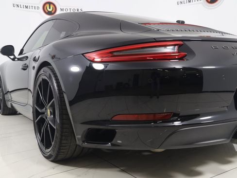 Used 2019 Porsche 911 Carrera T w/ Carrera T Interior Package image 32