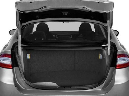 Used 2016 Ford Fusion SE w/ Equipment Group 201A image 12