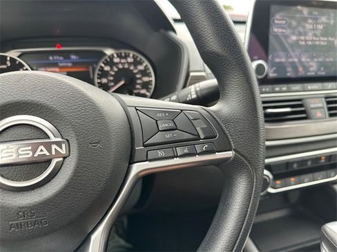 Used 2023 Nissan Altima 2.5 SV image 22