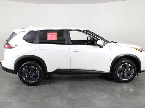 Certified 2025 Nissan Rogue SV AWD/4WD image 12