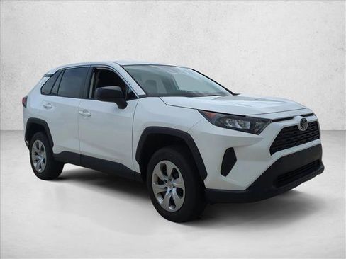 Certified 2022 Toyota RAV4 LE image 3