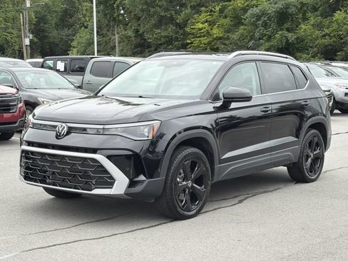Used 2025 Volkswagen Taos SEL AWD/4WD image 7