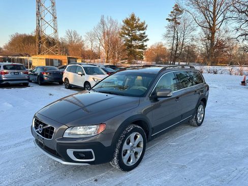 Used 2011 Volvo XC70 T6 image 1