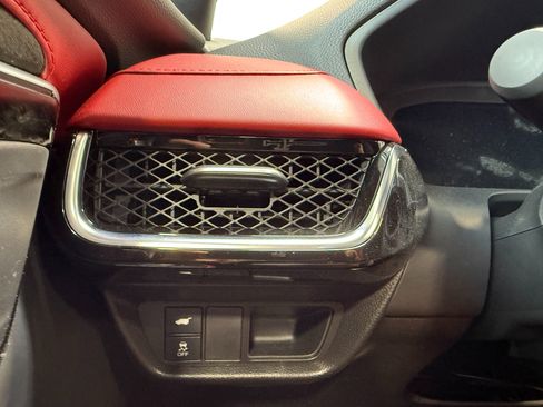 Used 2025 Acura ADX A-Spec image 17