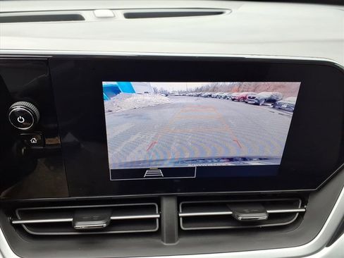 Used 2024 Chevrolet Trax LS image 28