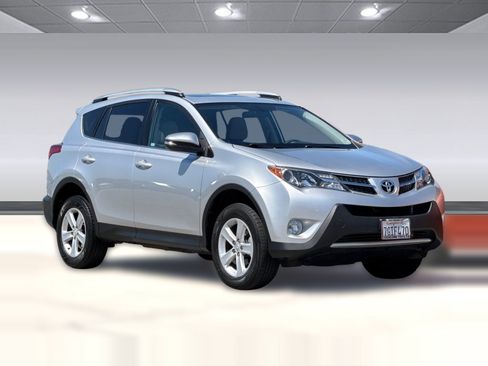 Used 2014 Toyota RAV4 XLE FWD image 7