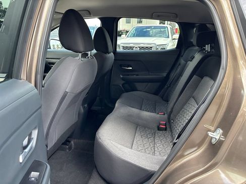 Used 2025 Nissan Kicks SV w/ Charging Package FWD image 15
