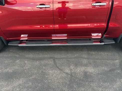 Used 2022 Chevrolet Silverado 1500 High Country w/ Technology Package image 33