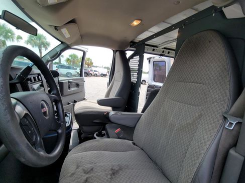 Used 2015 GMC Savana 2500 image 22