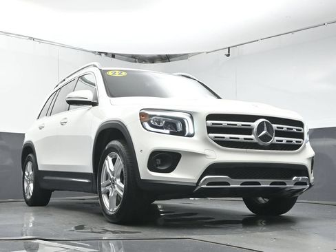 Used 2022 Mercedes-Benz GLB 250 4MATIC image 35