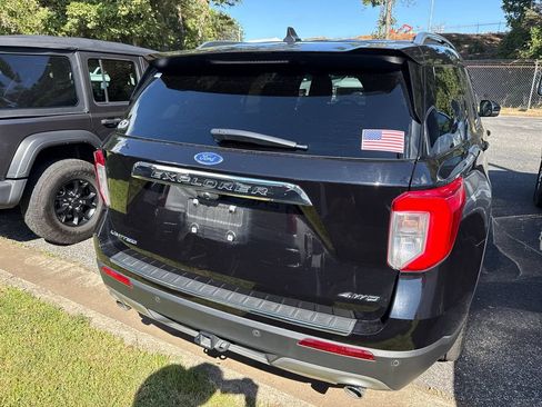 Used 2021 Ford Explorer Limited w/ Equipment Group 301A AWD/4WD image 16