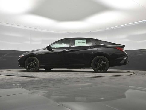 New 2026 Hyundai Elantra SEL Sport Premium FWD image 34