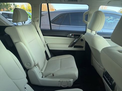 Used 2023 Lexus GX 460 Premium image 5