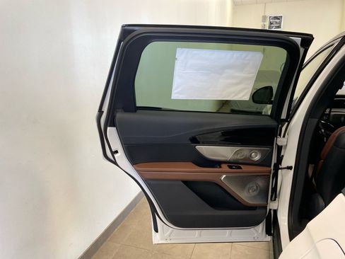 New 2026 Lincoln Nautilus Reserve image 8