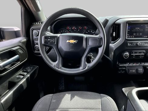 Used 2022 Chevrolet Silverado 2500 Custom w/ Custom Value Package AWD/4WD image 6