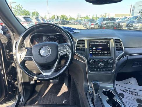 Used 2018 Jeep Grand Cherokee Limited AWD/4WD image 9