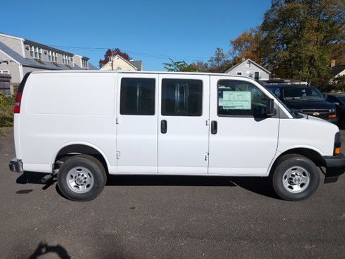 New 2025 Chevrolet Express 2500 w/ Driver Convenience Package image 4