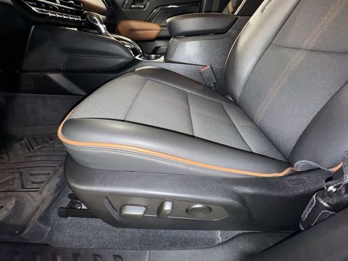 Used 2023 GMC Canyon AT4 image 18