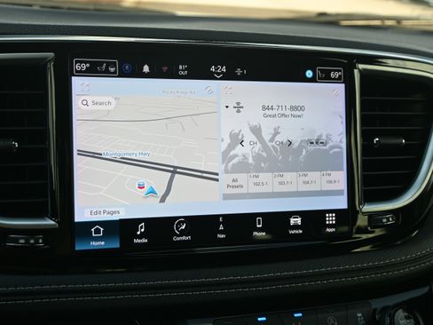 Used 2024 Chrysler Pacifica Limited w/ S Appearance Package FWD image 33