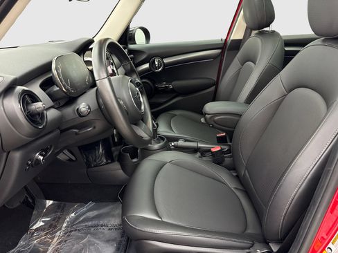 Used 2023 MINI Cooper 4-Door Hardtop FWD image 17