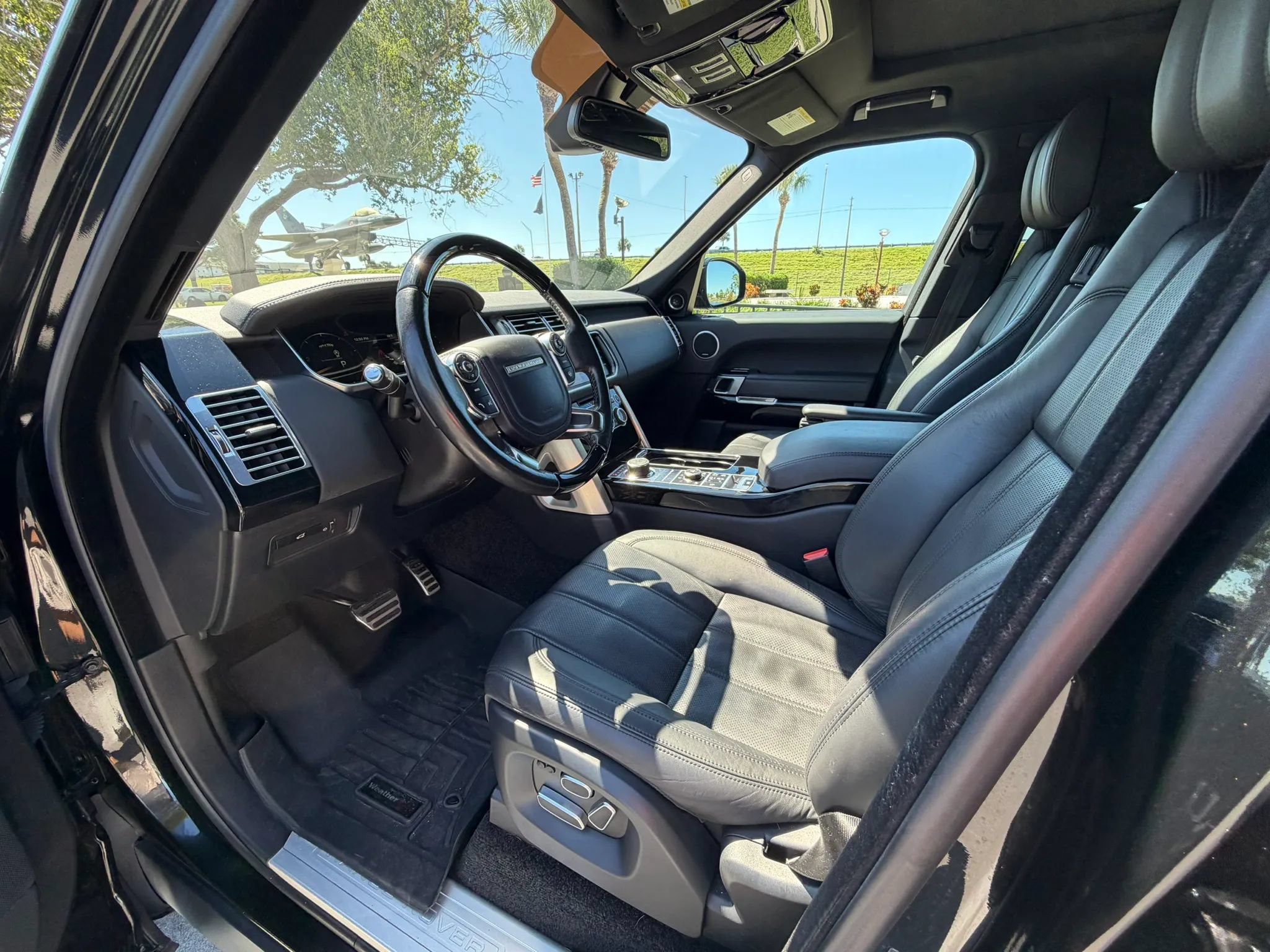 Used 2014 Land Rover Range Rover Supercharged AWD/4WD image 35