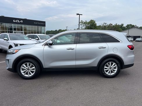 Used 2020 Kia Sorento LX w/ LX I4 Convenience Package FWD image 2