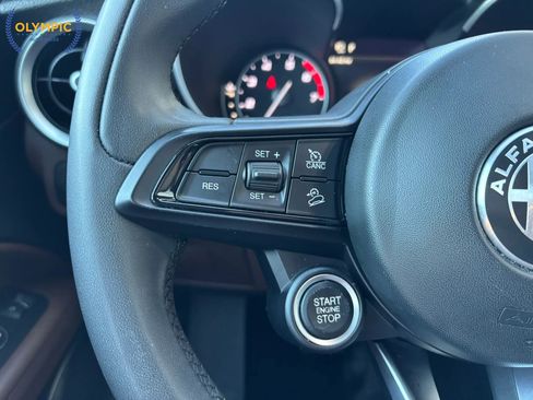 Used 2020 Alfa Romeo Stelvio image 22