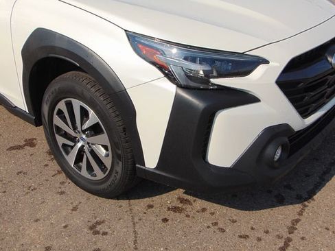 Used 2024 Subaru Outback Premium AWD/4WD image 2