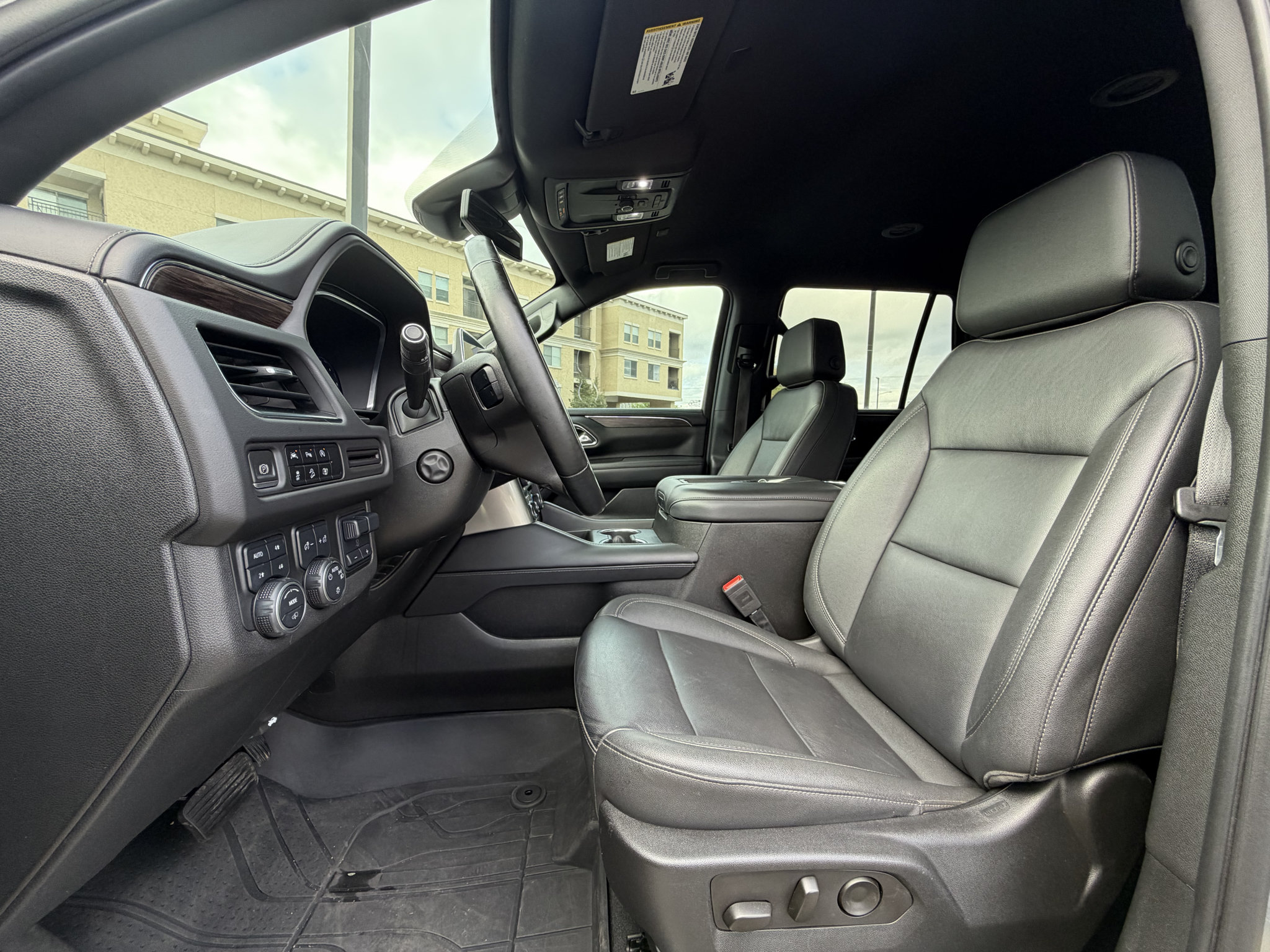 Used 2023 Chevrolet Tahoe Z71 w/ Z71 Off-Road Package AWD/4WD image 11