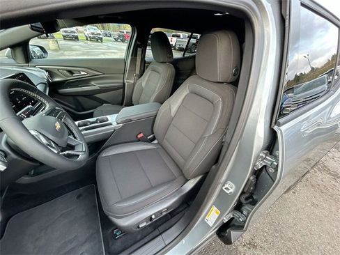 New 2026 Chevrolet Equinox EV LT image 18