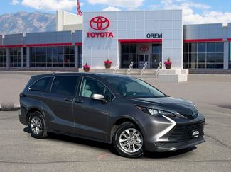 Used 2024 Toyota Sienna LE FWD video 1