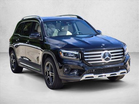 Used 2026 Mercedes-Benz GLB 250 image 3