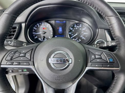 Used 2020 Nissan Rogue SV w/ Premium Package image 16